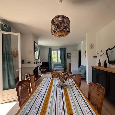 Semesterbostad New For 2026 Zigzag House With Garden In The Heart Of