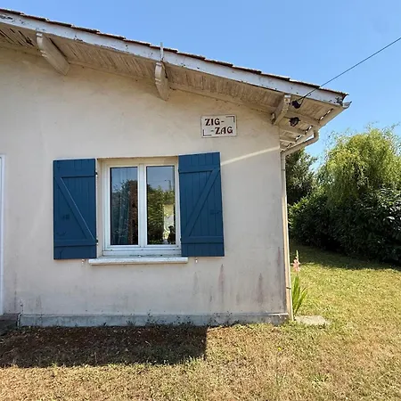 New For 2026 Zigzag House With Garden In The Heart Of Semesterbostad